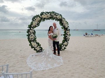 happy-couple-aruba-april-26-2025-by-sharon-40-ms-p-designs-usa