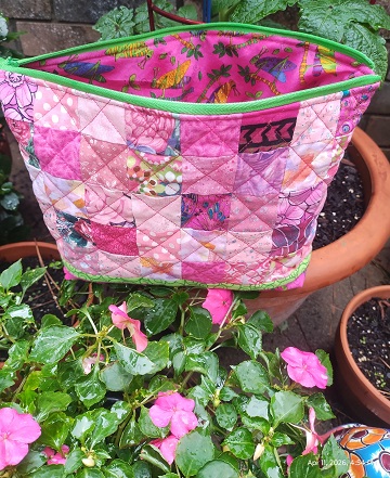 april-pink-zipper-bag-lining-by-sharon-40-ms-p-designs-usa