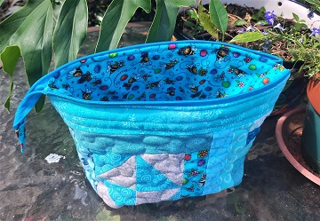 july-aqua-b-zipper-bag-by-sharon-40-ms-p-designs-us