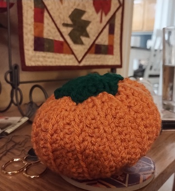 crochet-pumpkin-by-sharon-40-ms-p-designs-usa