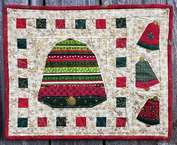 d-christmas-bells-place-mats-by-sharon-40-ms-p-designs-usa-1